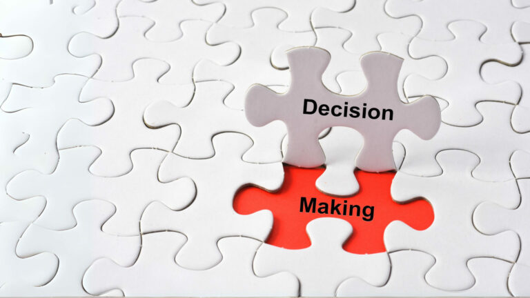 puzzel peices about decision making